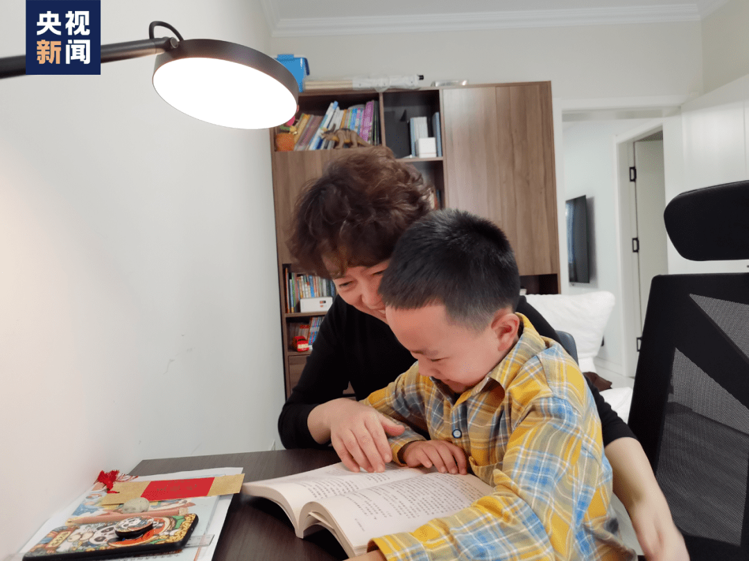 这个在《中国诗词大会》长大的小朋友有多牛_王恒屹_奶奶_挑战