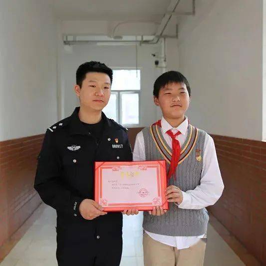 这两名小学生,被孝警阿特找上……_熊开逸_孝感_熊锦琦