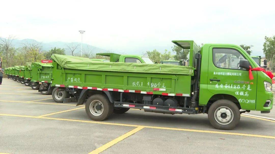 新型智能环保自卸车亮相助力景洪大气污染防治工作