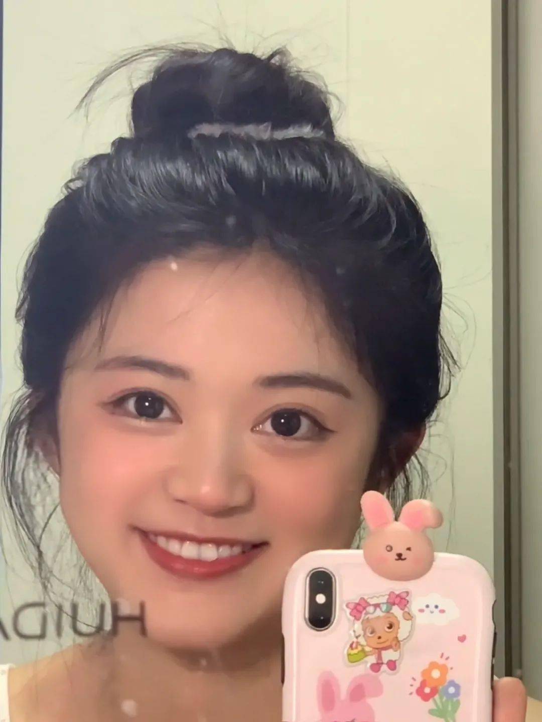 发型最适合圆脸的3款扎发！这样扎巨显脸小！