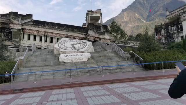 汶川大地震映秀中学还有几十名学生在此沉睡
