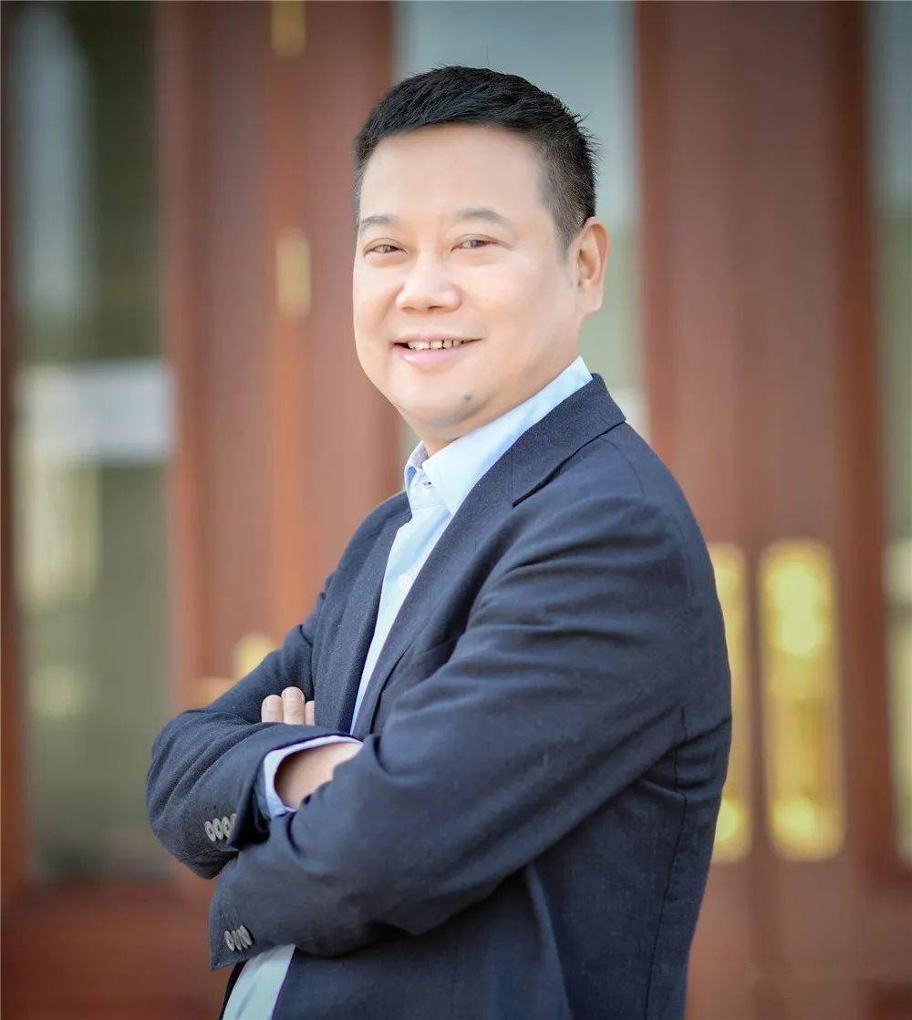 "百亿名媛"余晚晚,上海一栋豪宅7小时逛不完,28岁赚够一个亿_余静渊