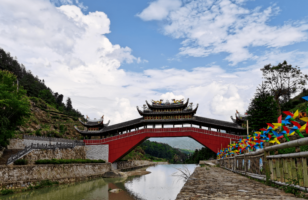 com联系地址:泰顺县罗阳镇爱民路216号县融媒体中心2楼205室返回搜狐