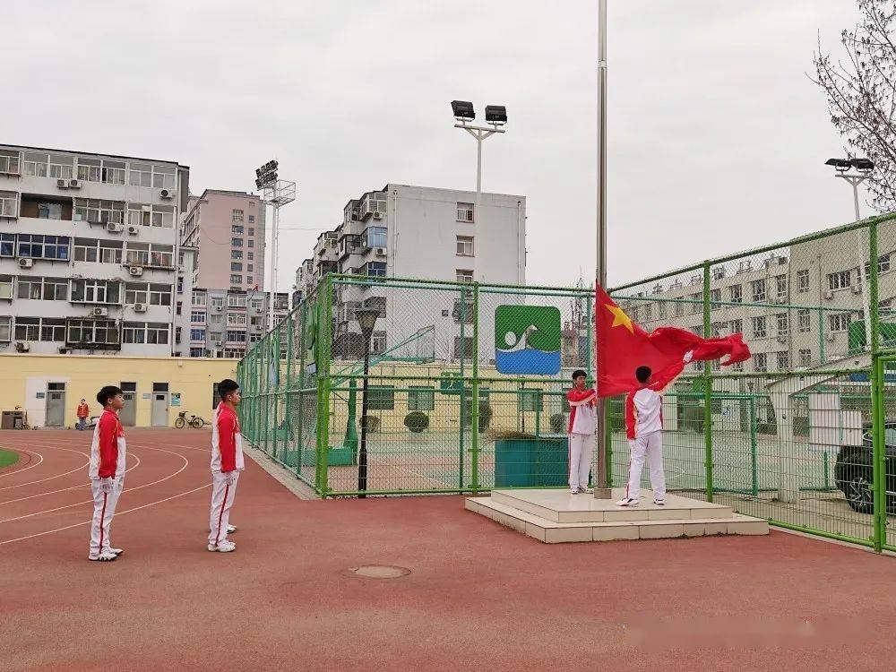 保定市第二职业中学党总支书记,校长杨卫国同志在启动仪式上向全体