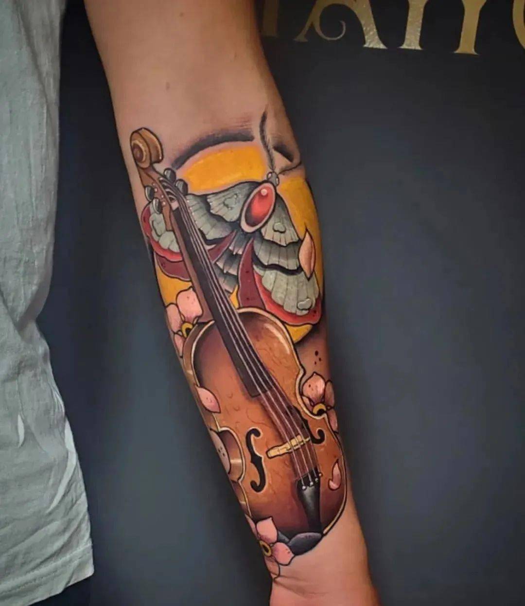 音色优美的小提琴纹身