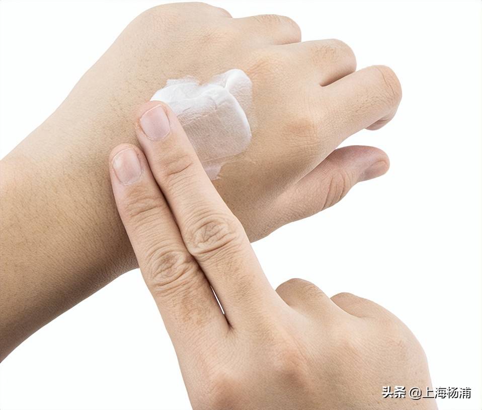 手部频繁洗手皮肤易缺水？护手霜越油越好吗？这份“护手指南”请收好