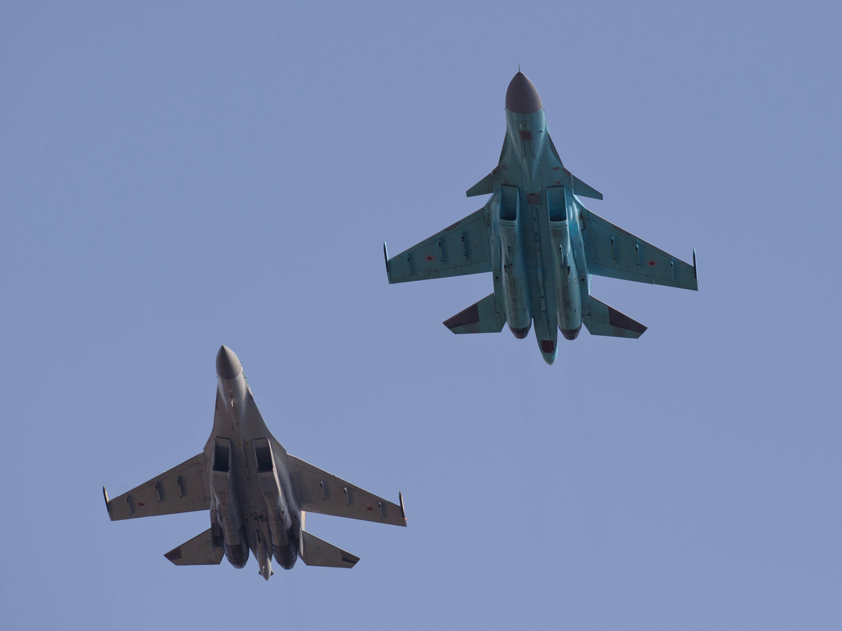 材料|新闻晚8点｜东航MU5735一部黑匣子已找到