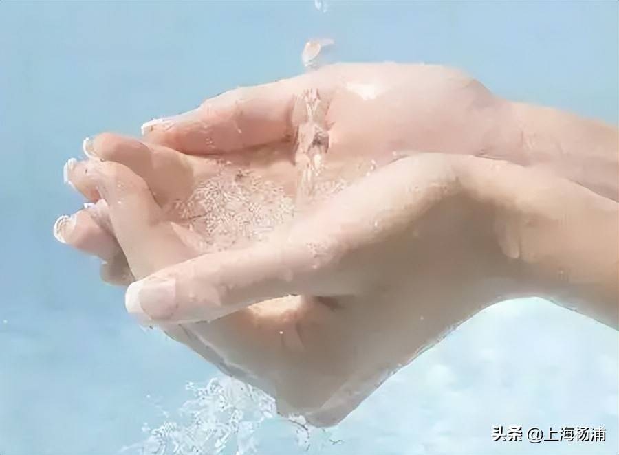 手部频繁洗手皮肤易缺水？护手霜越油越好吗？这份“护手指南”请收好