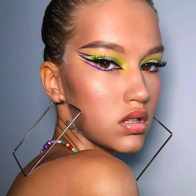 收藏妩媚的线条感眼妆