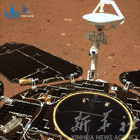 影像|“天问一号”传回火星巡视区高分辨率影像