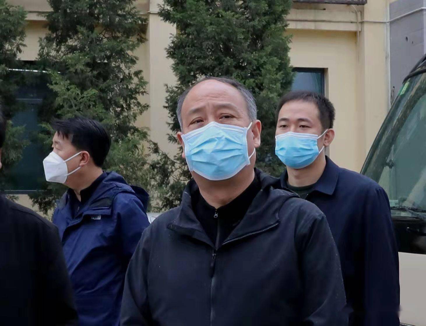 3月25日,临猗县委副书记,县长靳国全带领相关部门负责人深入医院,农村