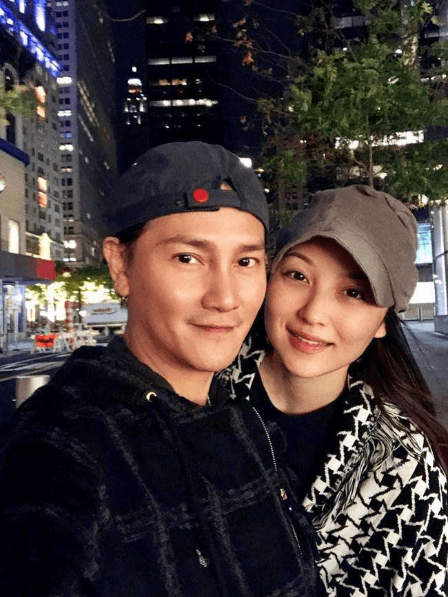 丁子峻妻子气质抢镜和弟媳杨千嬅同框都不输穿衣挺有品质的