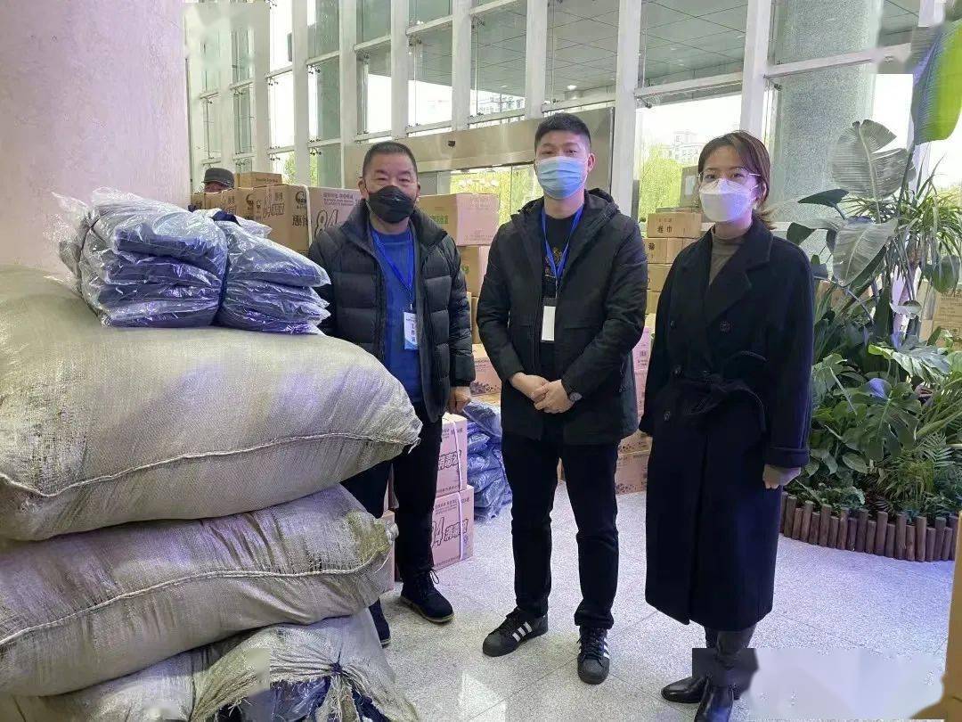 在我们连线陈国兴会长时,他动情的说:"我们人在他乡,心系家乡,疫情也