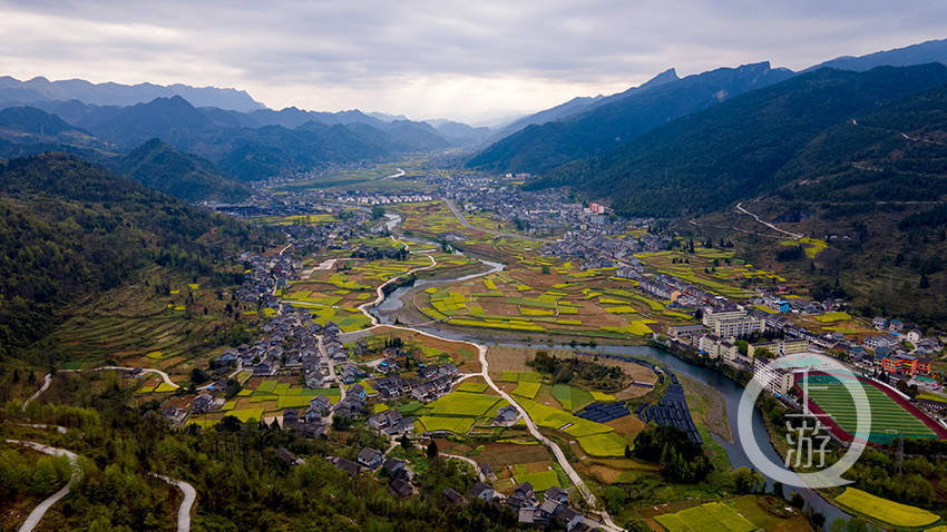 近日,重庆市秀山土家族苗族自治县溶溪镇境内春意盎然,迎来一年中最美