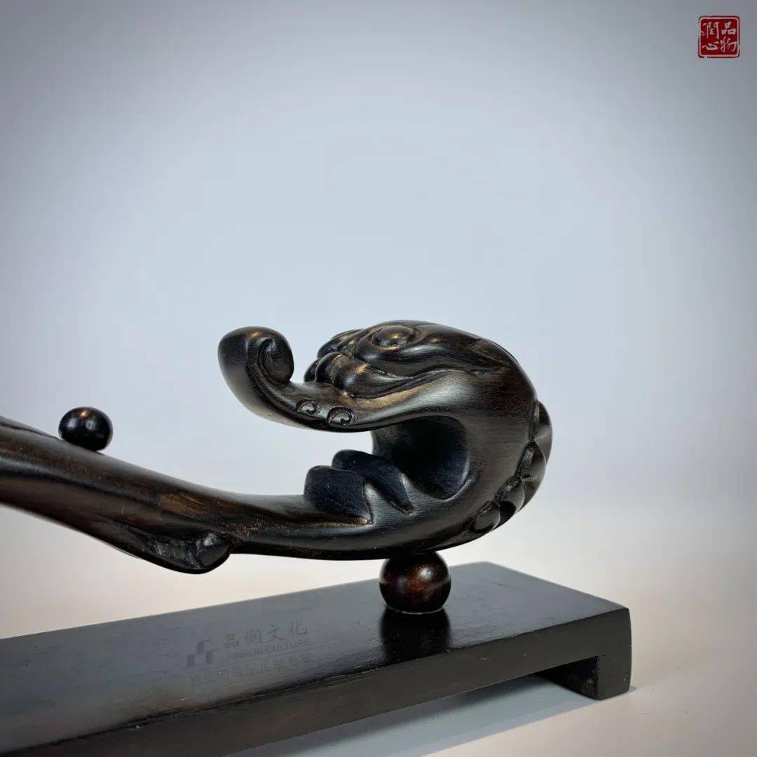 品物润心黑檀木精雕龙头如意
