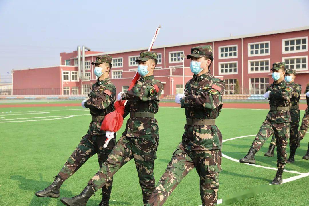 相聚云端,同心抗疫,红色传承——我校举行“云升旗仪式”