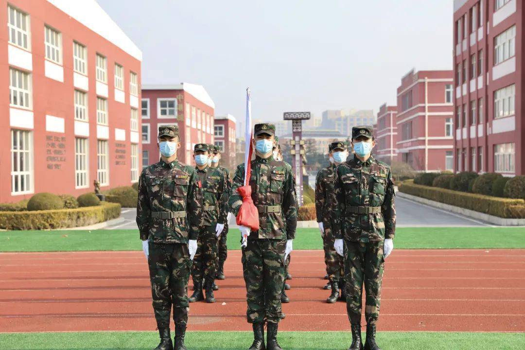 相聚云端,同心抗疫,红色传承——我校举行“云升旗仪式”