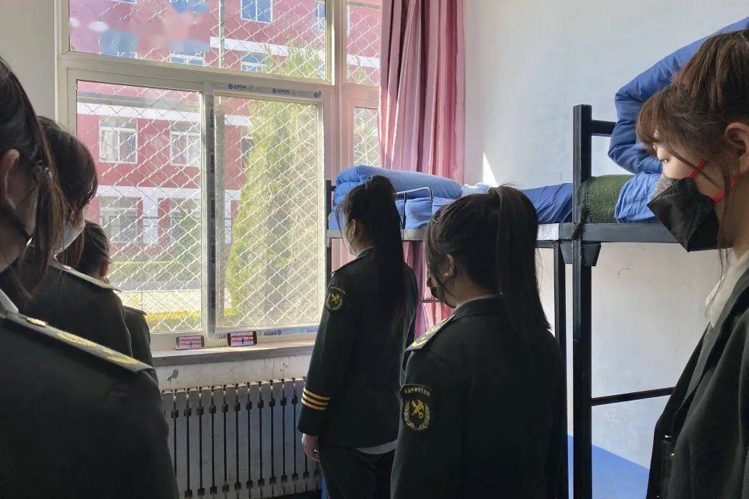 相聚云端,同心抗疫,红色传承——我校举行“云升旗仪式”