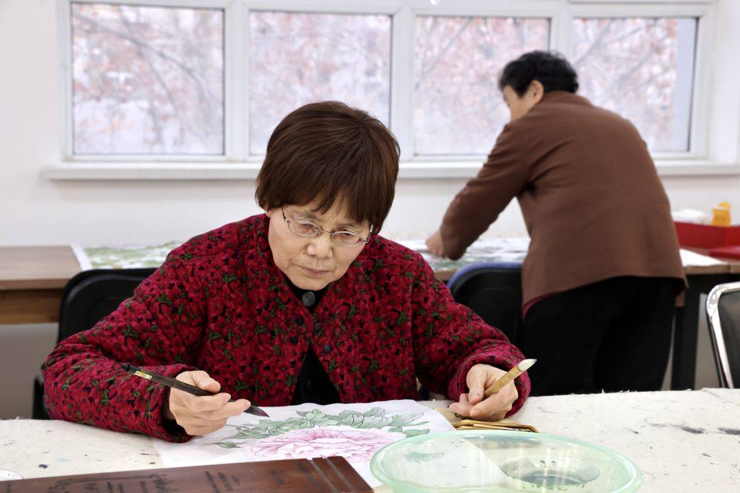 在這裡,晚年生活可以這樣過_老人_雷豔傑_二二二團