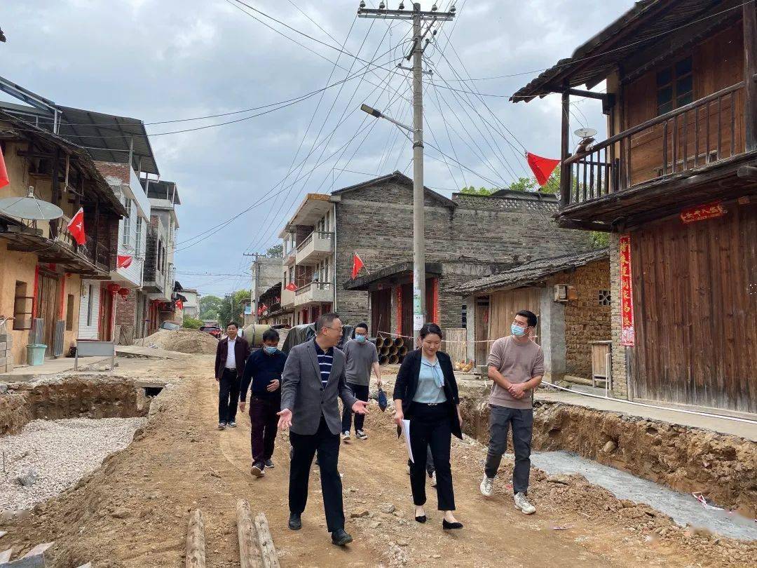 长汀县濯田镇水口村红军街雨污分流道路改建工程开工啦