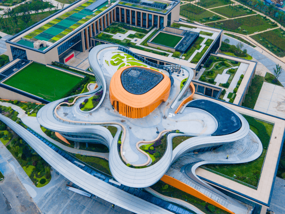 成都东部新区党工委明确提出实施"教育立城"的发展战略,建设未来之城