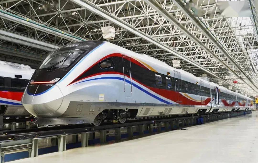 细节满满,全新涂装城际动车组亮相贵阳_列车_特色_智能