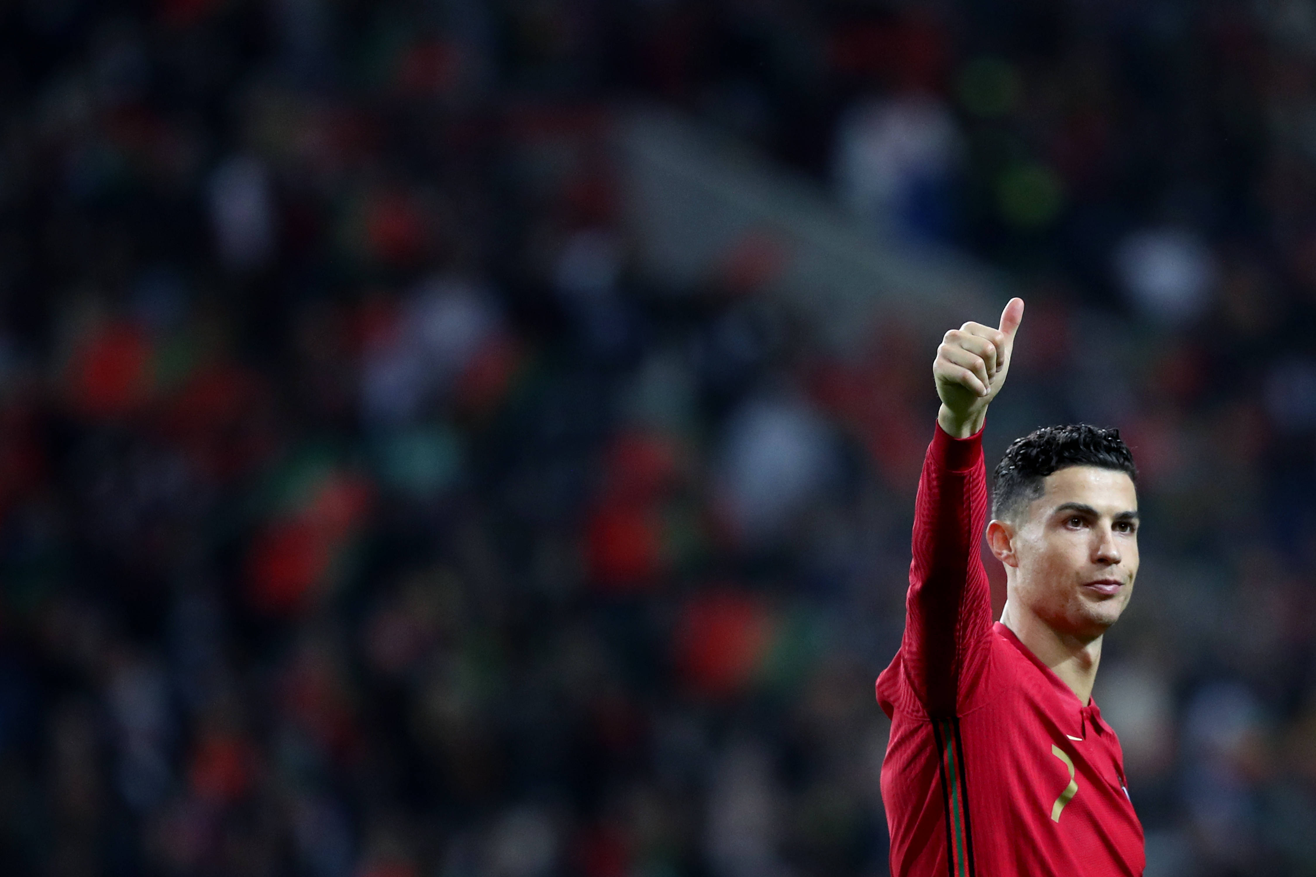 只要c罗在场,葡萄牙全队就有了底气_葡萄牙晋级世界杯 c罗晒全队合影