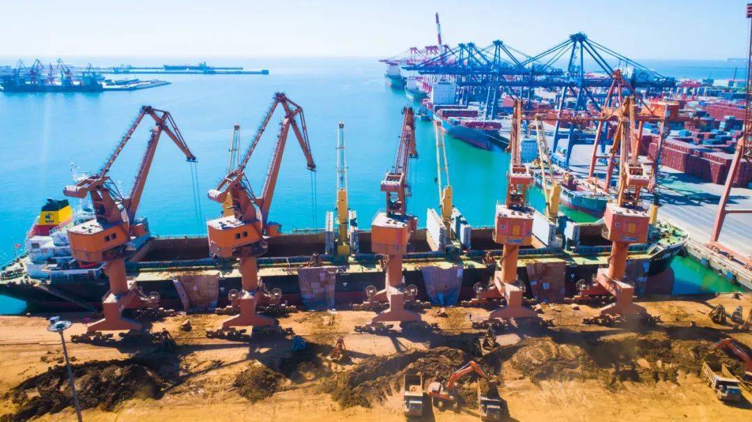 工作,持续改善港口集疏运条件,大力提升绿色港口,智慧港口建设水平