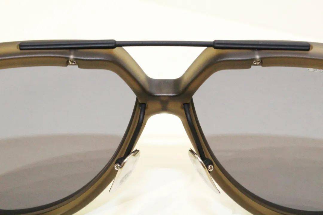 海信眼镜解锁春日浪漫之旅