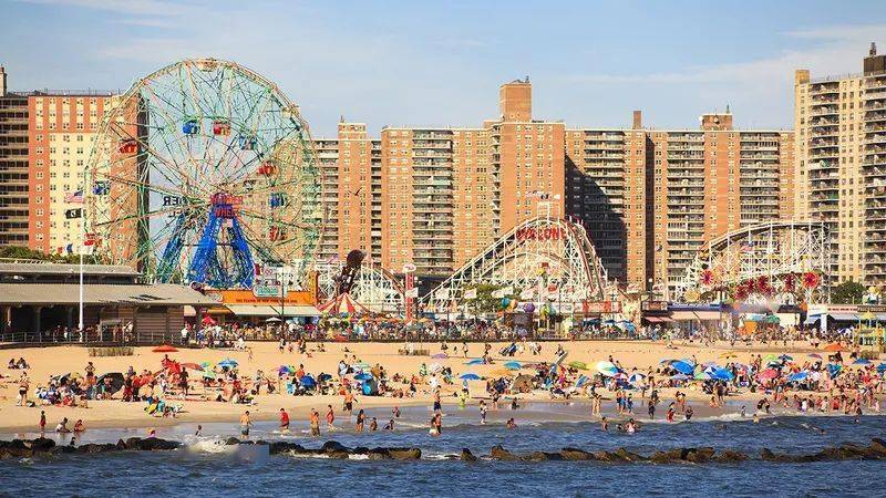 紐約市最大的海灘遊樂園coneyisland本週末重開過山車摩天輪免費玩