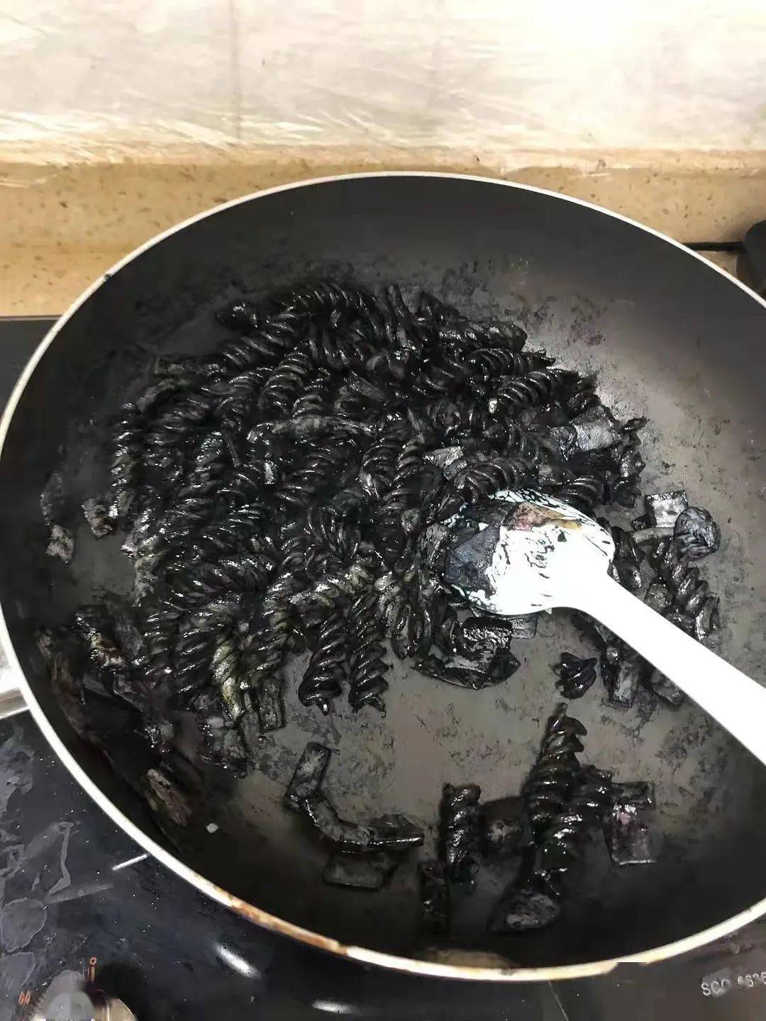 如果没猜错的话这应该是机油爆炒螺丝钉吧?