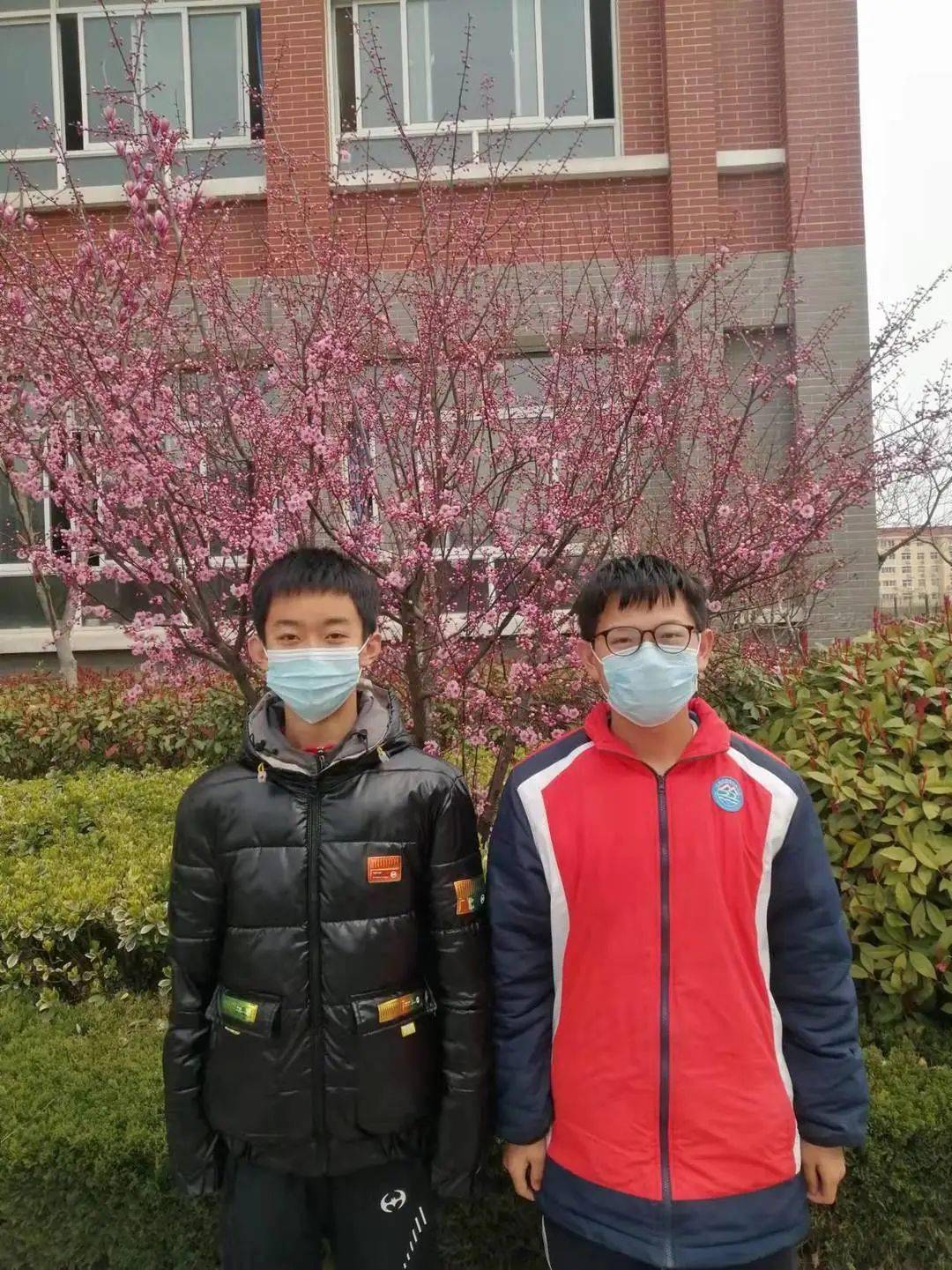 左滑查看更多他们是:韩志昊 焦志全 宋蒲文 杨锐 唐梓豪 杨慧彦 朱