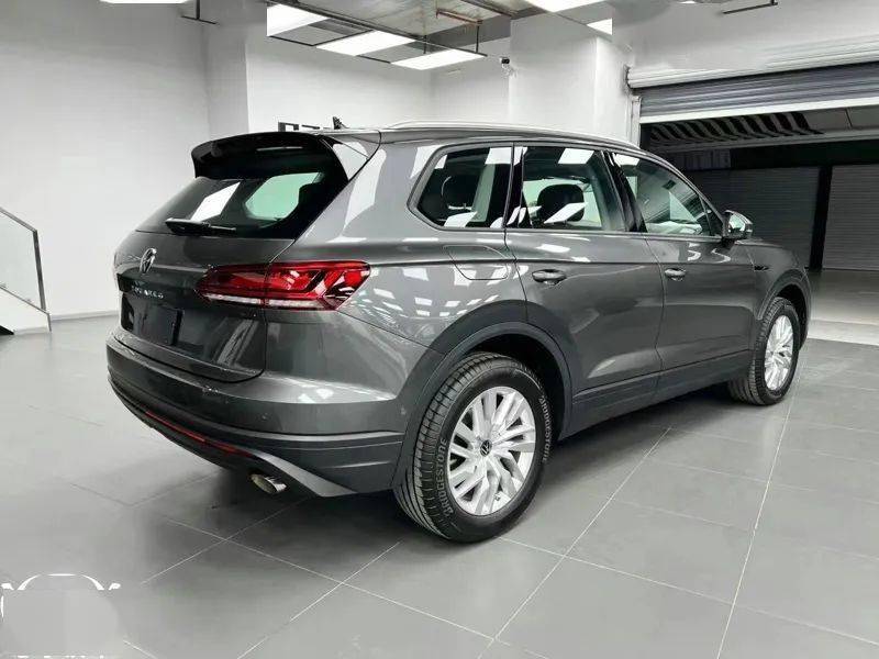 3万到243.8万不等,大众途锐为59.18-84.