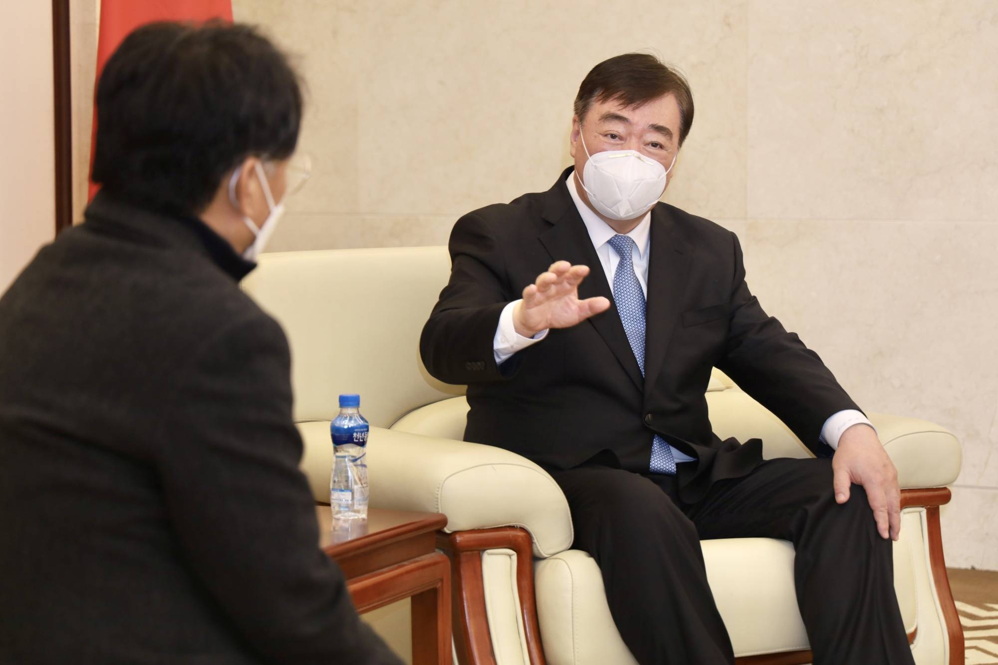 大国外交搬不走的永久近邻分不开的合作伙伴专访中国驻韩国大使邢海明