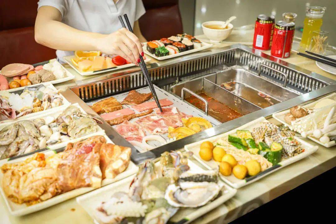 49元吃到扶墙出无限量海鲜烤肉火锅自助只服四会聚烤汇