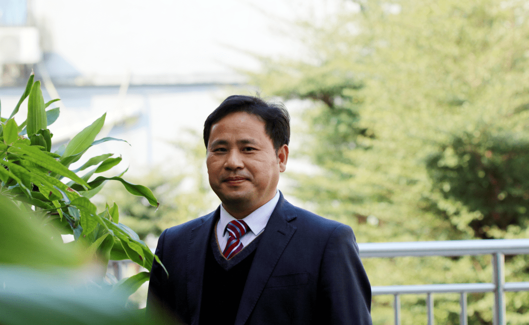 4月8日星期五早上,佛山市高明区沧江中学校长谢善维将带队上线883民生