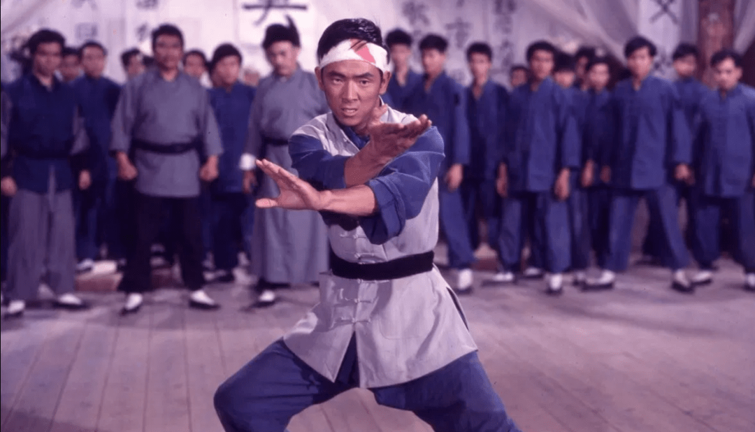 《独臂拳王》剧照不仅王羽会蹭热度,留在邵氏的张彻也同样会这么做.