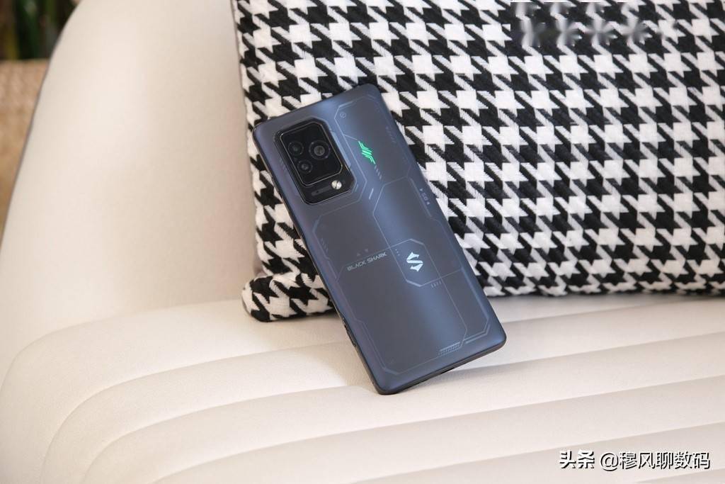 111万跑分,1亿像素 120w快充,16 512g卖5499一点不贵_pro_黑鲨_旗舰