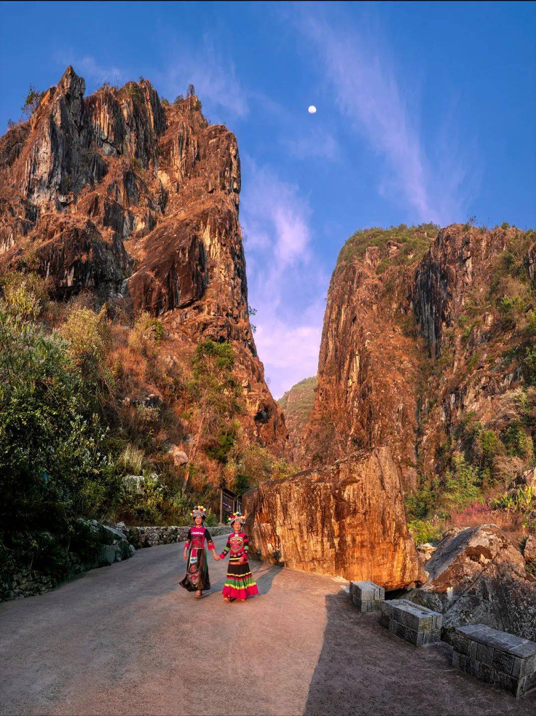 人间四月清明天 石门关踏青赏花正当时