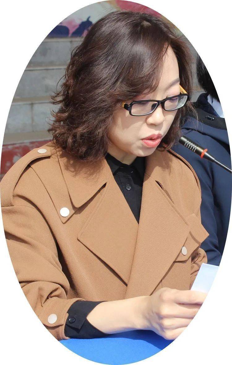 一,读书节活动总结政教处韩秀娟老师首先对我校第四届读书活动做了