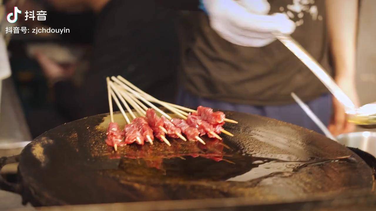 烈火牛肉小牛肉串中国美食