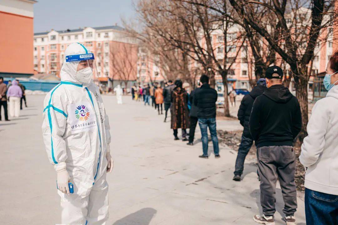 战疫情61一线党旗红十二伊春市文艺志愿者协会抗疫纪实风雪中的坚守