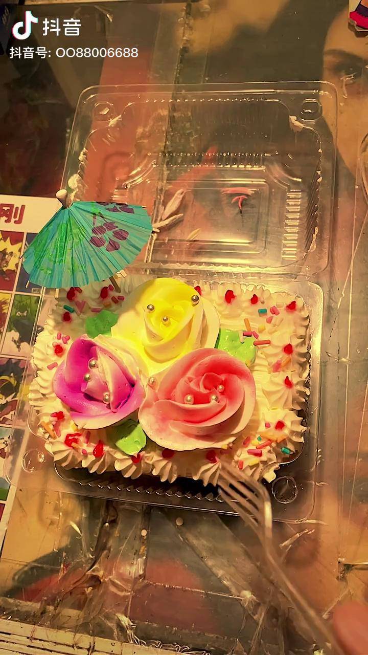 吃过这个小蛋糕的孩子都挺大了吧童年小卖部8090后儿时的味道童年回忆