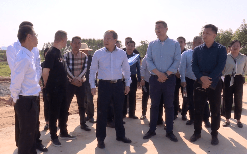 周灵:抓重点解难点 推动项目加快投产达效_兴宾区_建设_良江镇