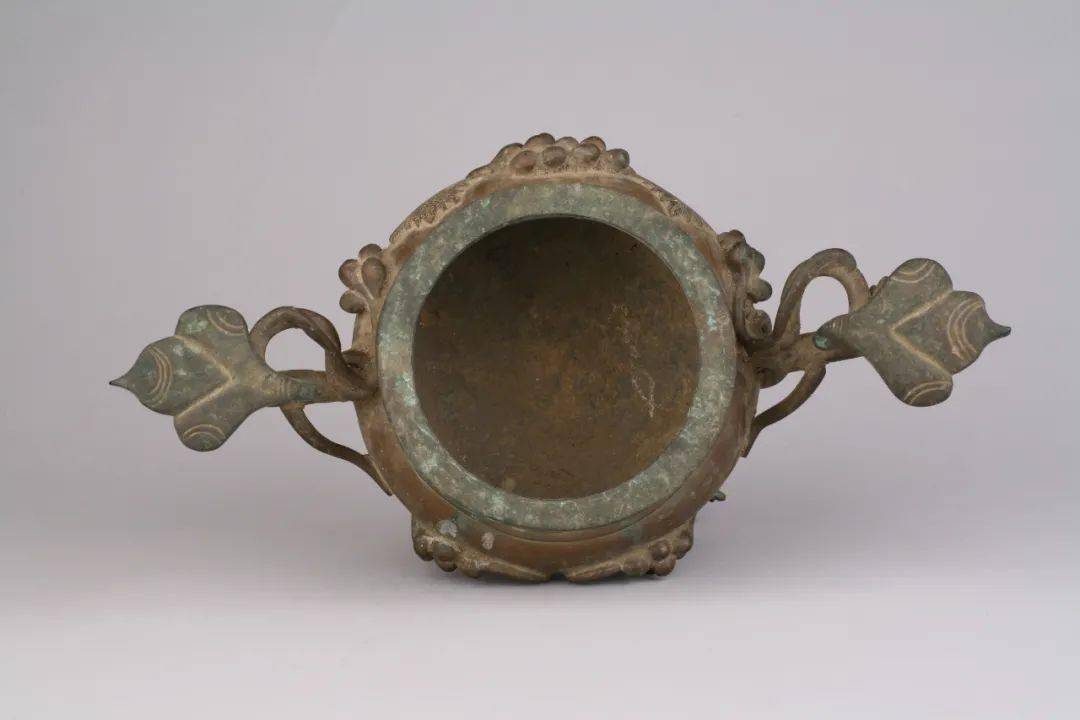 看古今国家三级文物明葡萄纹鼠纹浮雕镂空铜熏炉