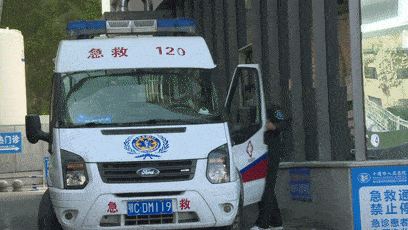 这款"神器",十堰首次启用!_市人民医院_救护车_隔离栏