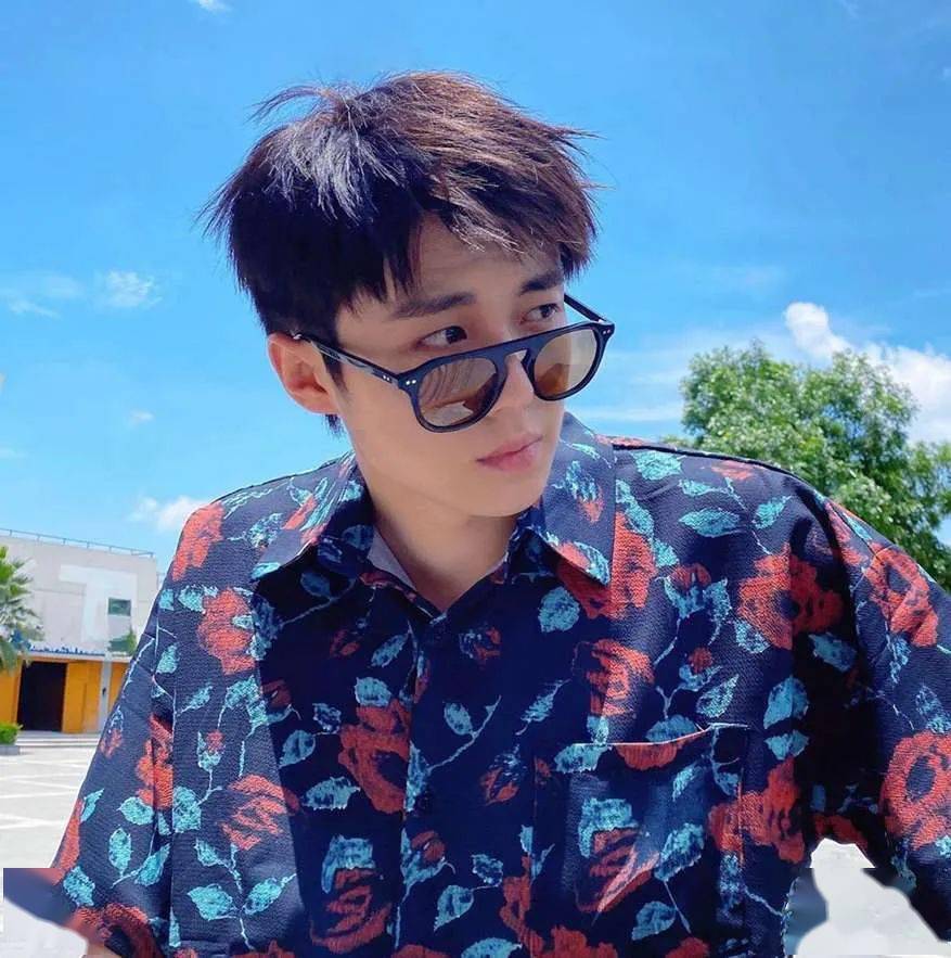 卷毛造型的男生,可帅可甜太招人喜欢了!_发型_男士_刘海