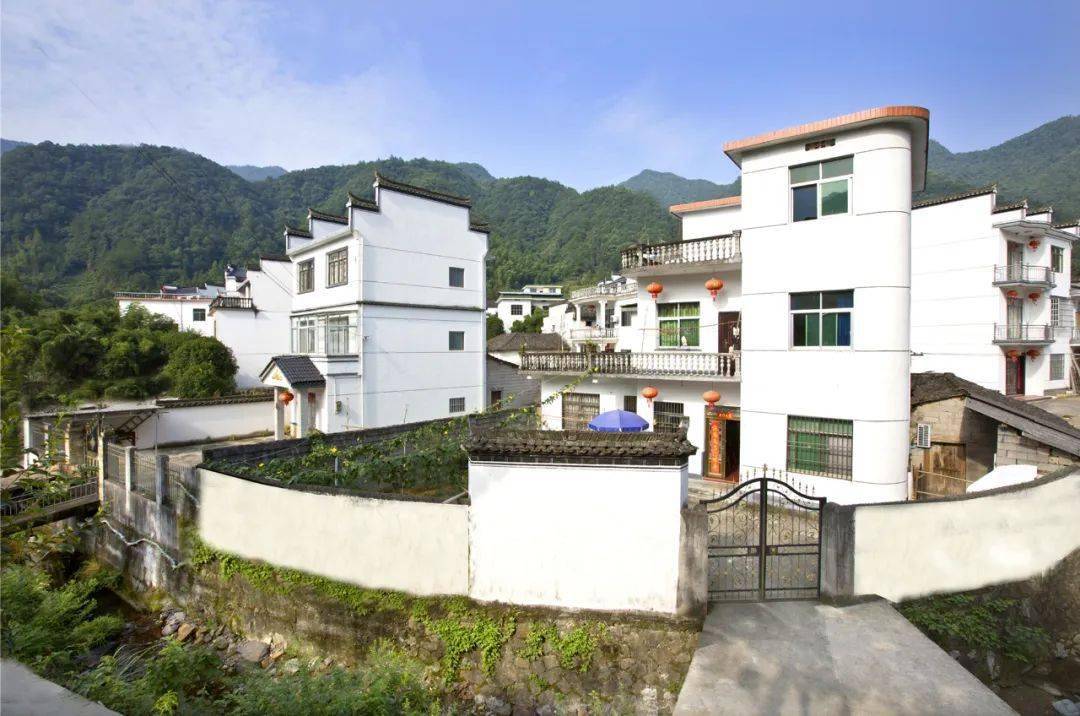 文明村镇休宁县蓝田镇打造美丽庭院扮靓美丽乡村