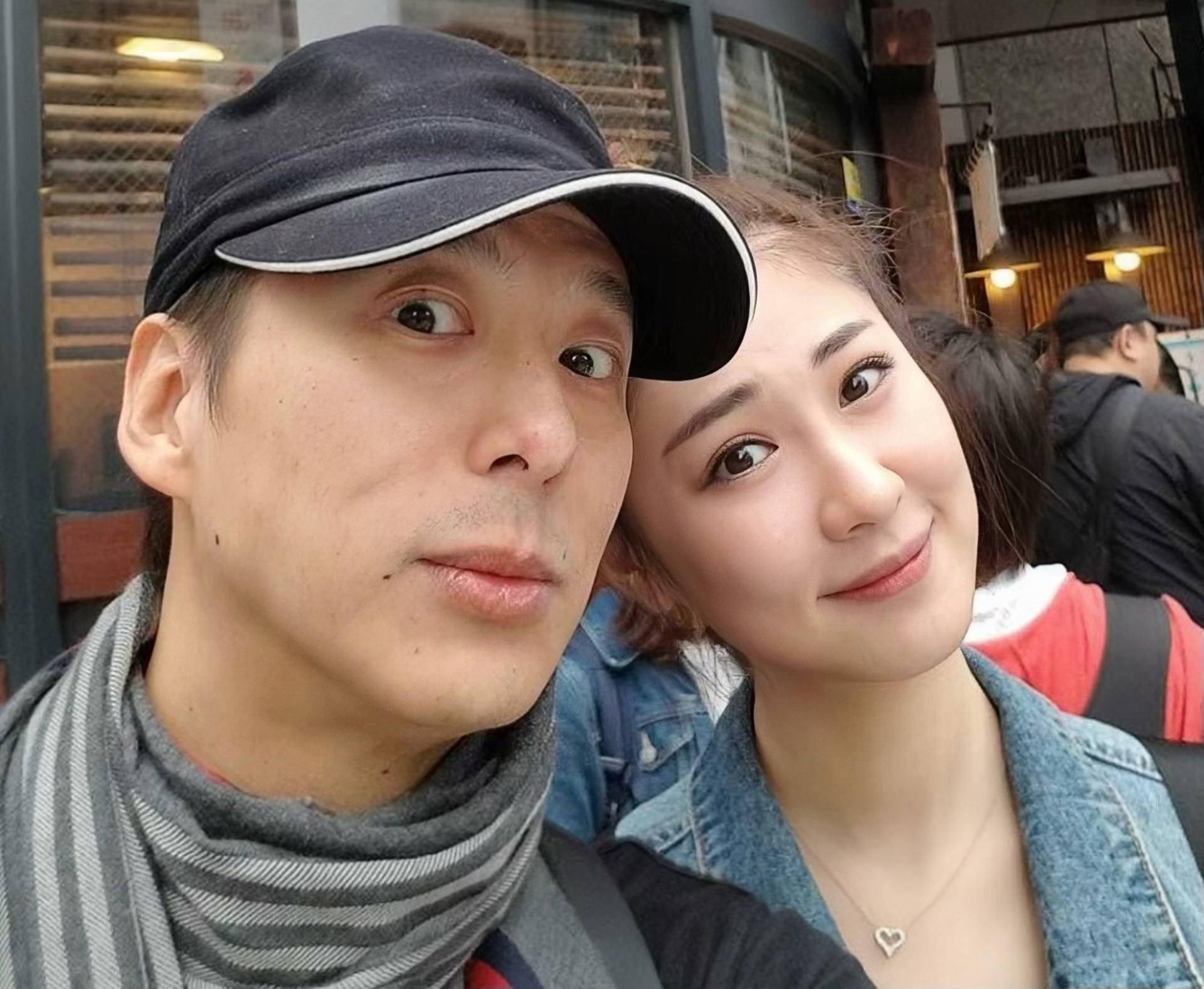 原创香港知名男星承认出轨！背着前女友用手机调情，几段感情无缝连接