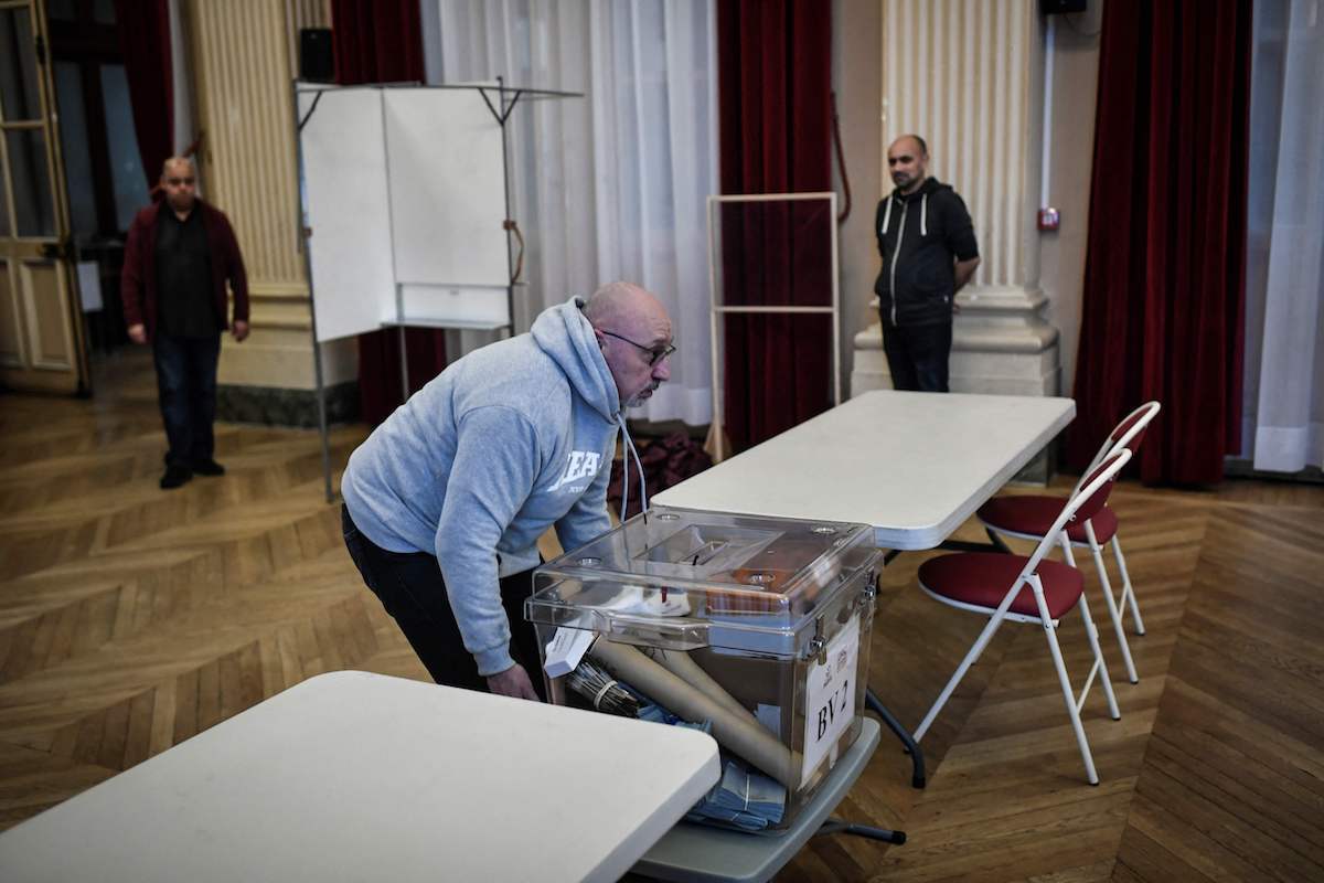 法国大选，各地准备迎接总统选举第一轮投票